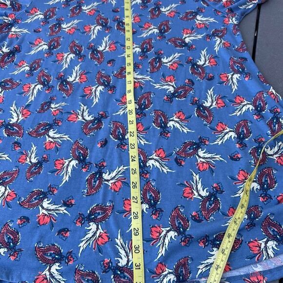 LuLaRoe 2XL women’s floral top. Figure flattering flare. - Picture 4 of 9